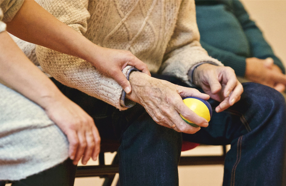 2030 年的醫(yī)療保健：智能馬桶、機(jī)器人和數(shù)字化